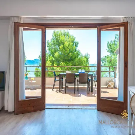 Private With Inviting Space Apartment